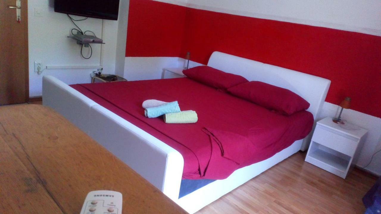 Rooms & Studio Villa Tatjana Supetar Kültér fotó